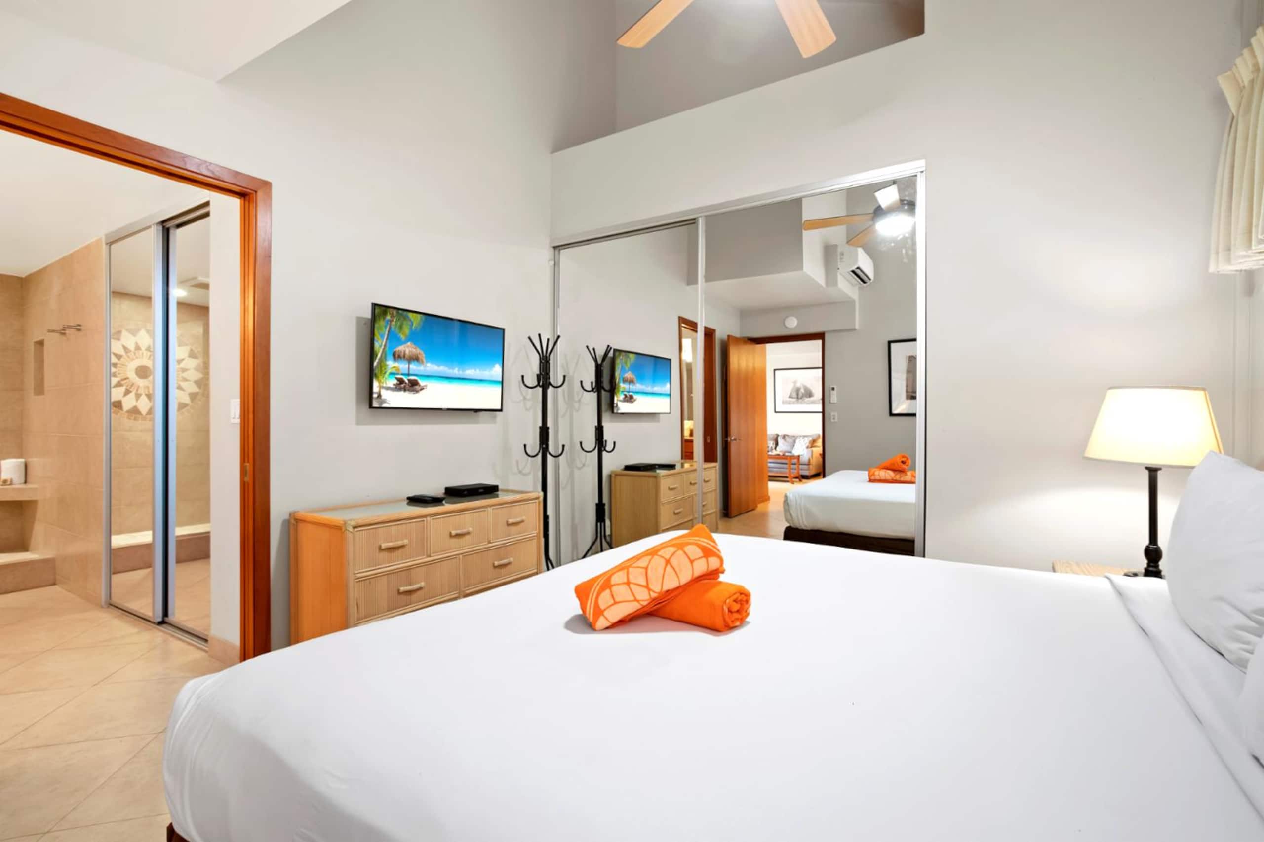 Condo in Lahaina · ★5.0 · 6 bedrooms · 9 beds · 5 private baths - Image 8