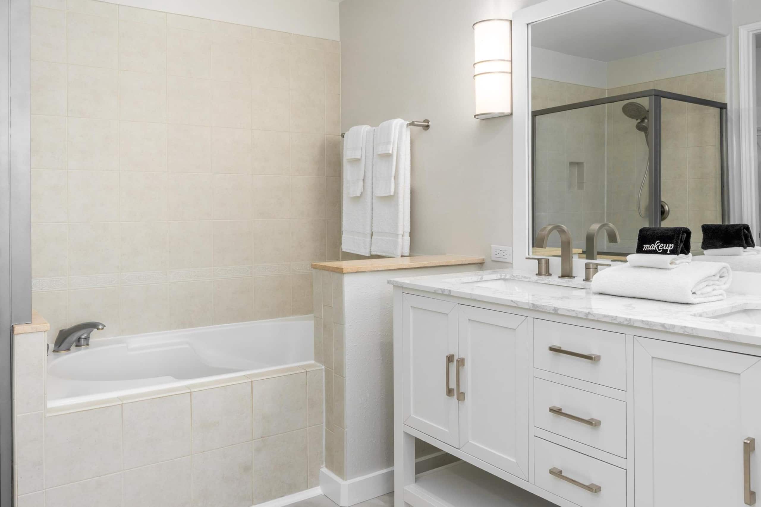 Remodeled, Lakeview +Hilton Pool Pass for 2026. - Photo 15