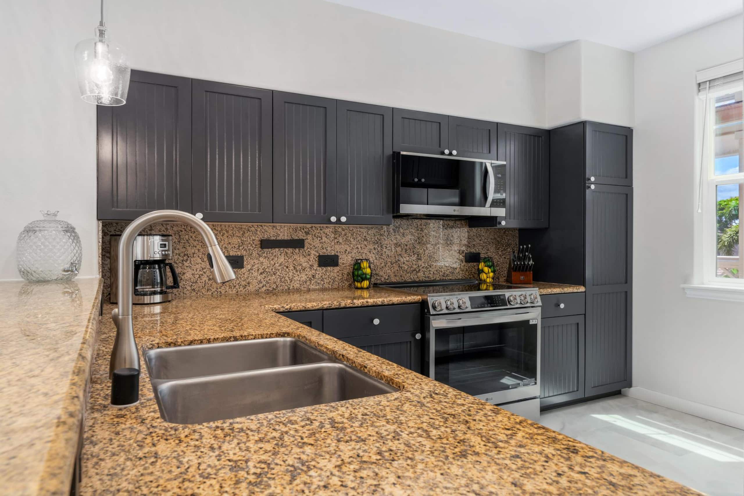 Remodeled, Lakeview +Hilton Pool Pass for 2026. - Photo 29