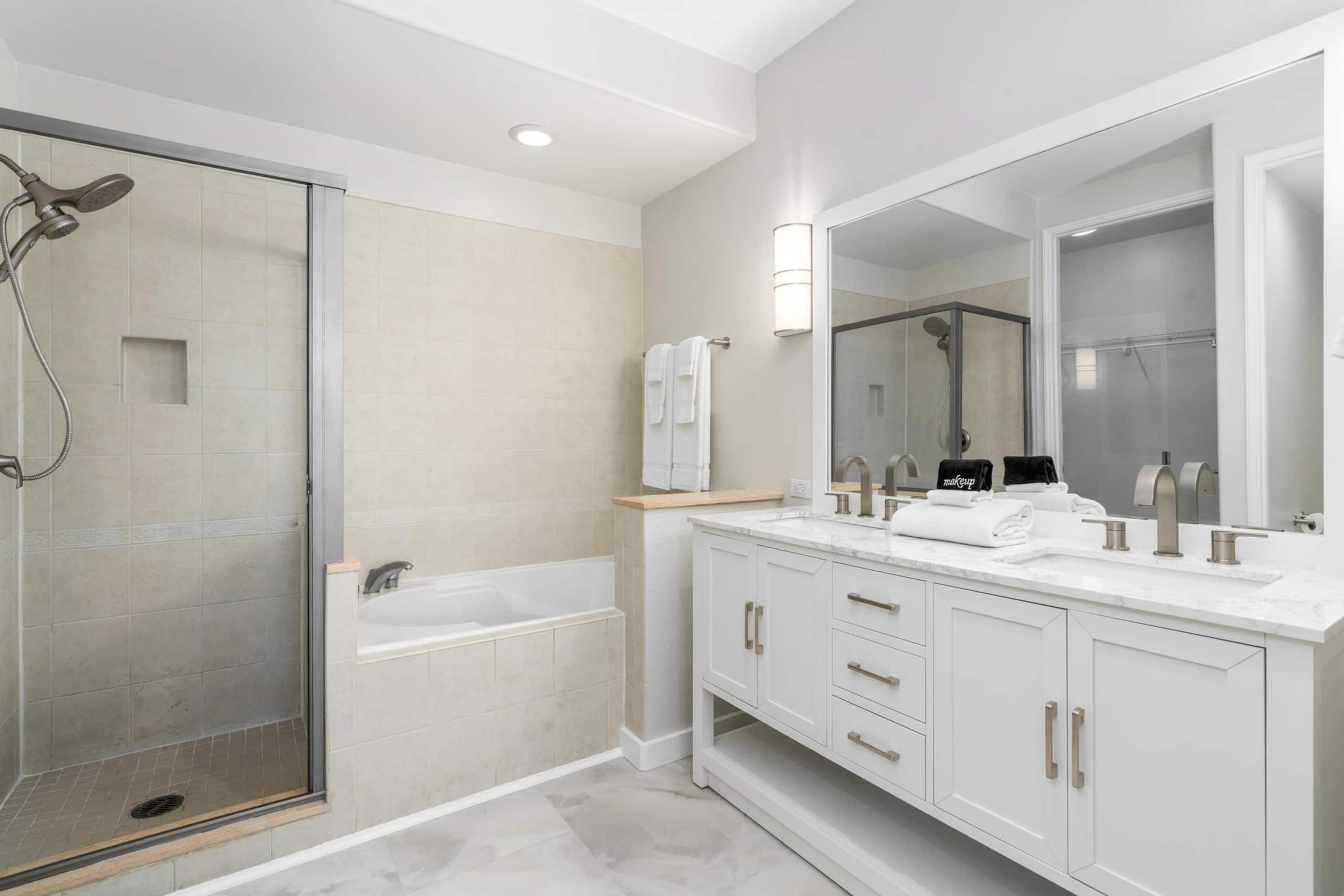 Remodeled, Lakeview +Hilton Pool Pass for 2026. - Photo 14