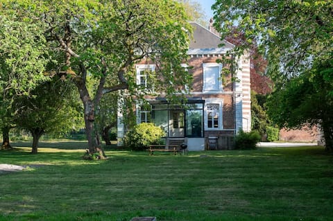 La Magnifique : Prestige - Parc - Art et Histoire