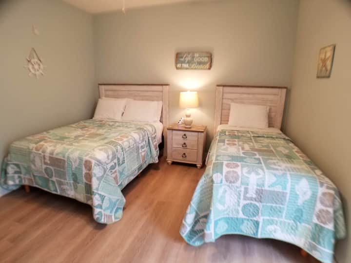 BR #4 - Full and Twin - new beds 131229