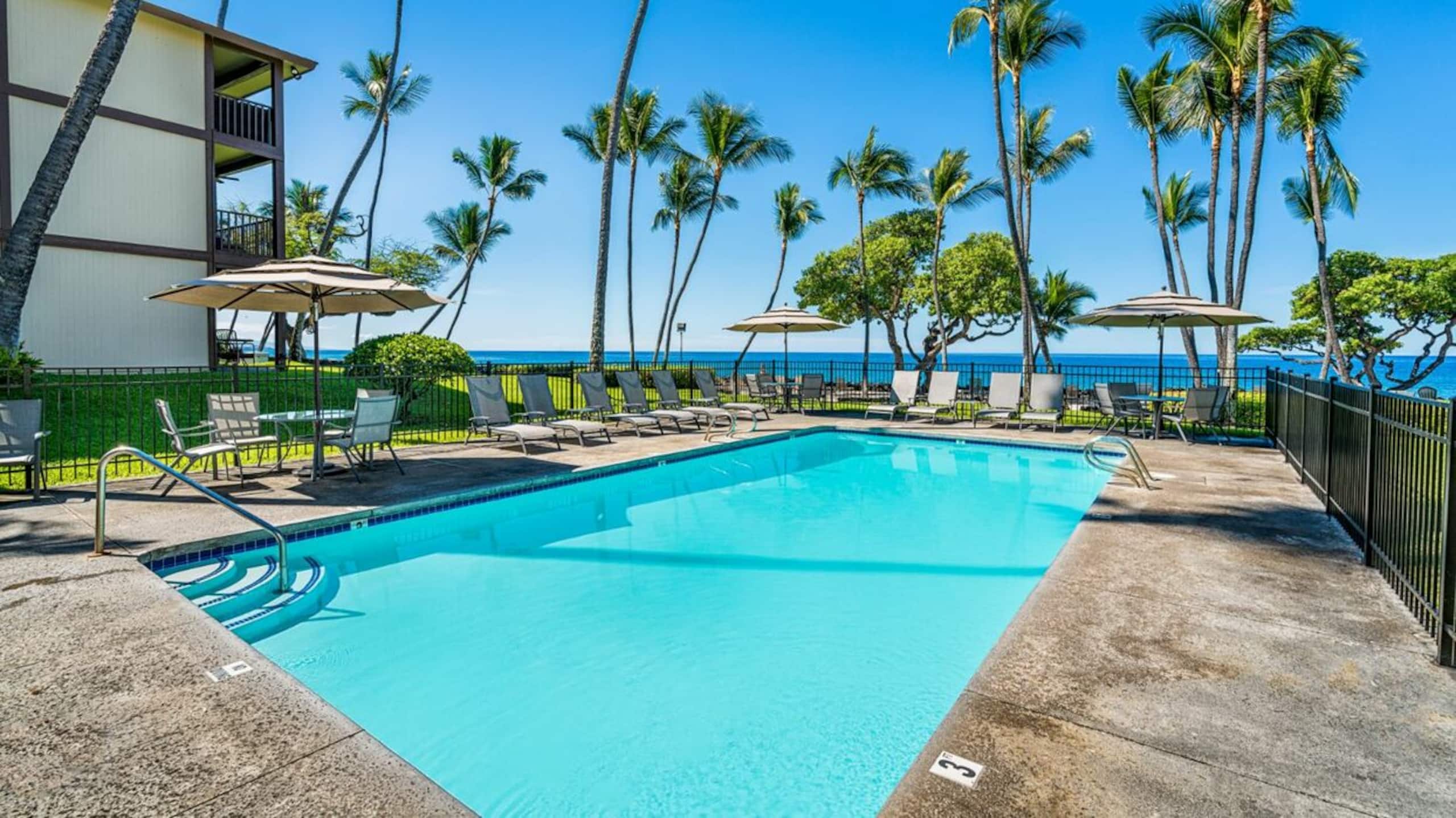 Condo in Kailua-Kona · ★4.5 · 1 bedroom · 2 beds · 1 private bath - Image 5