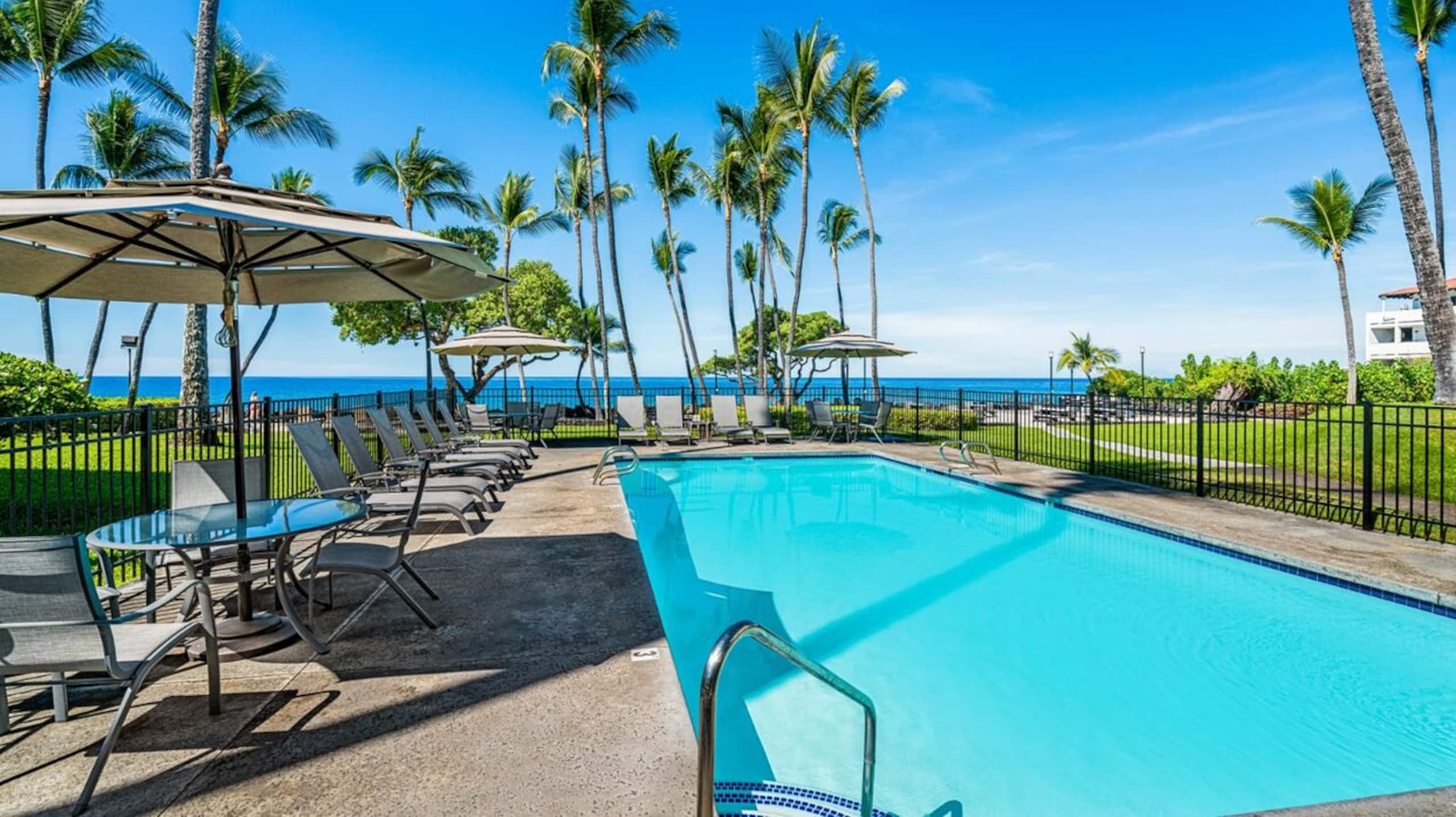 Condo in Kailua-Kona · ★4.5 · 1 bedroom · 2 beds · 1 private bath - Image 26