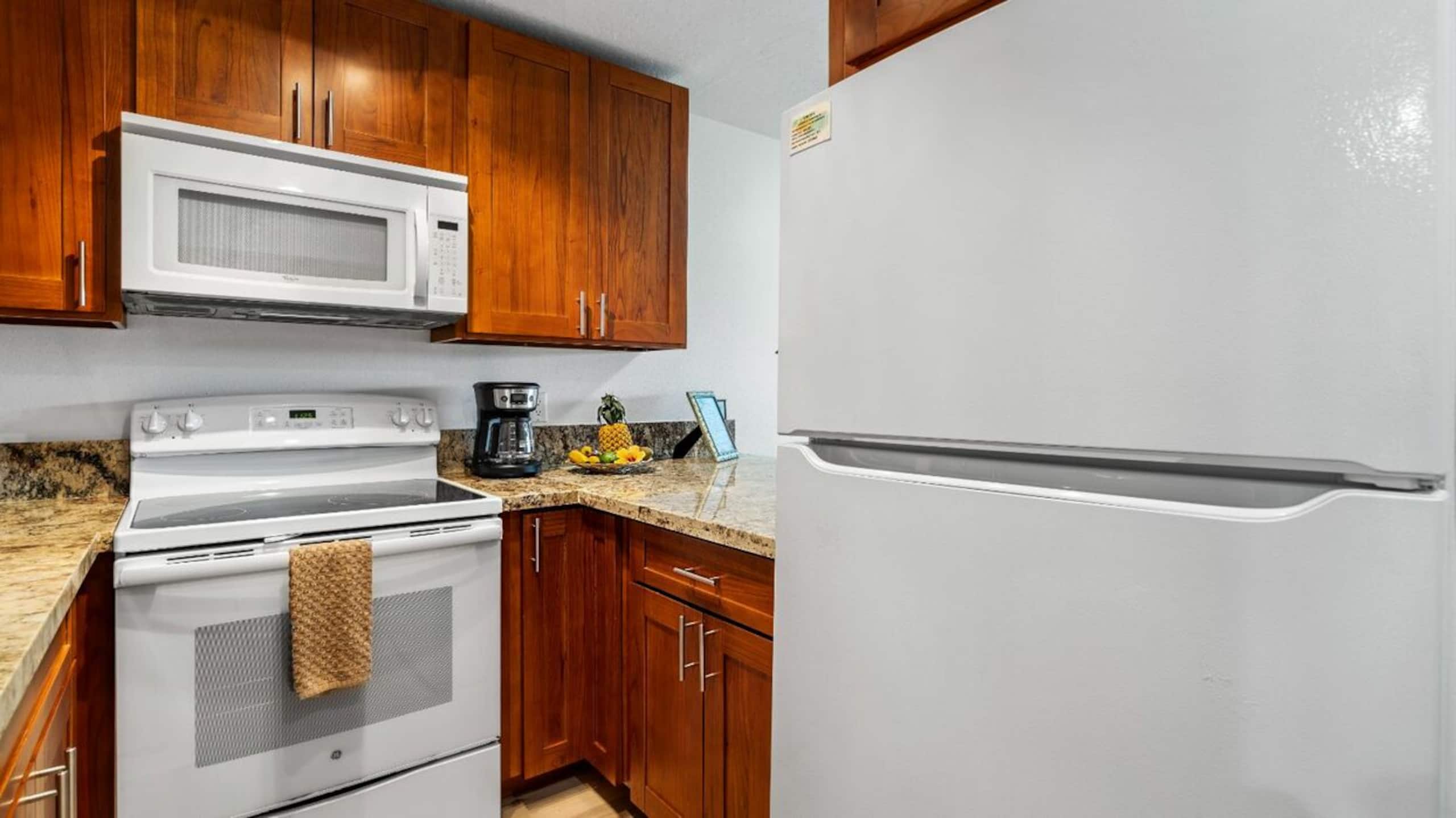 Condo in Kailua-Kona · ★4.5 · 1 bedroom · 2 beds · 1 private bath - Image 15