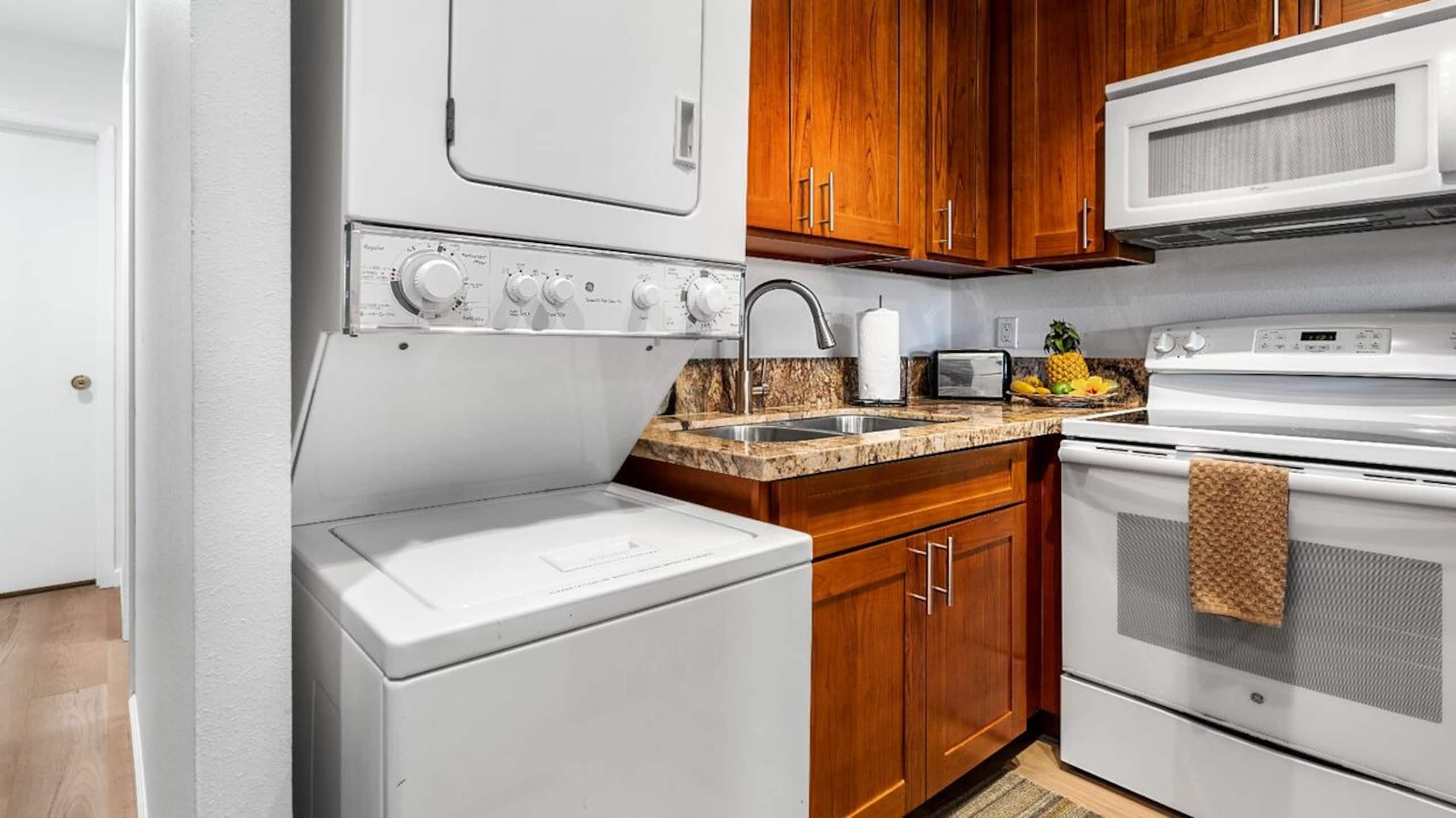 Condo in Kailua-Kona · ★4.5 · 1 bedroom · 2 beds · 1 private bath - Image 13