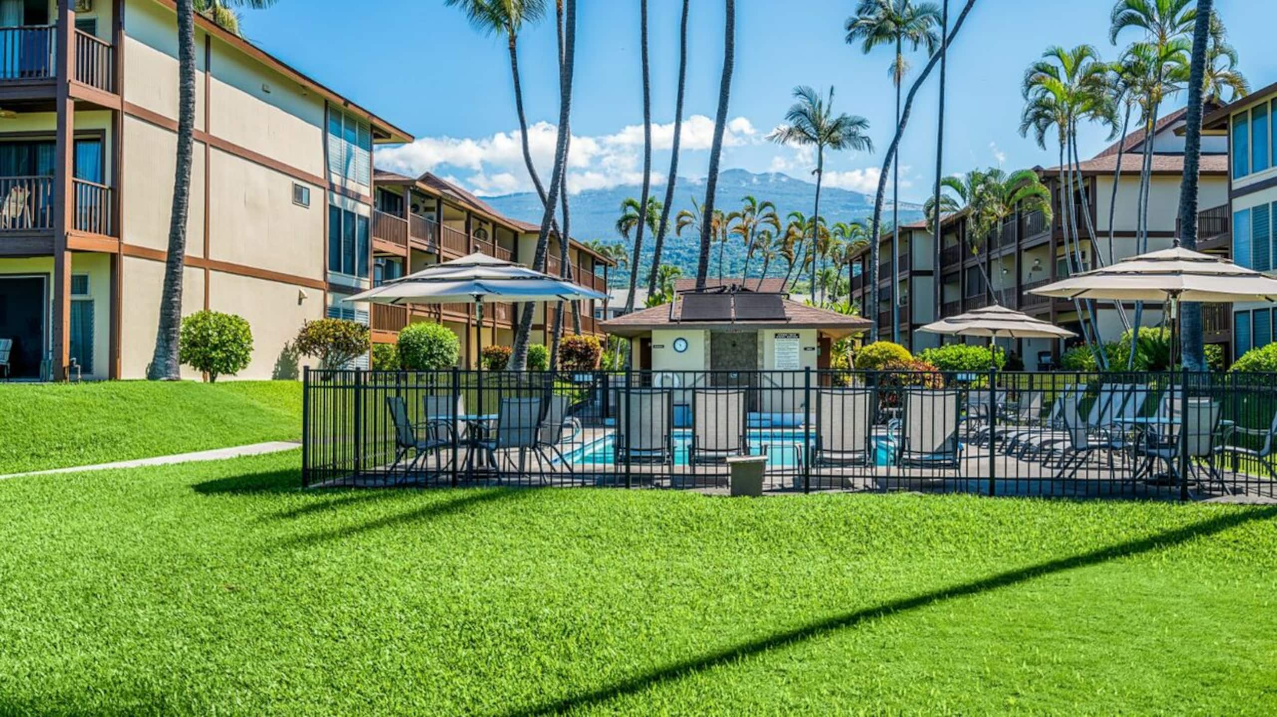 Condo in Kailua-Kona · ★4.5 · 1 bedroom · 2 beds · 1 private bath - Image 24