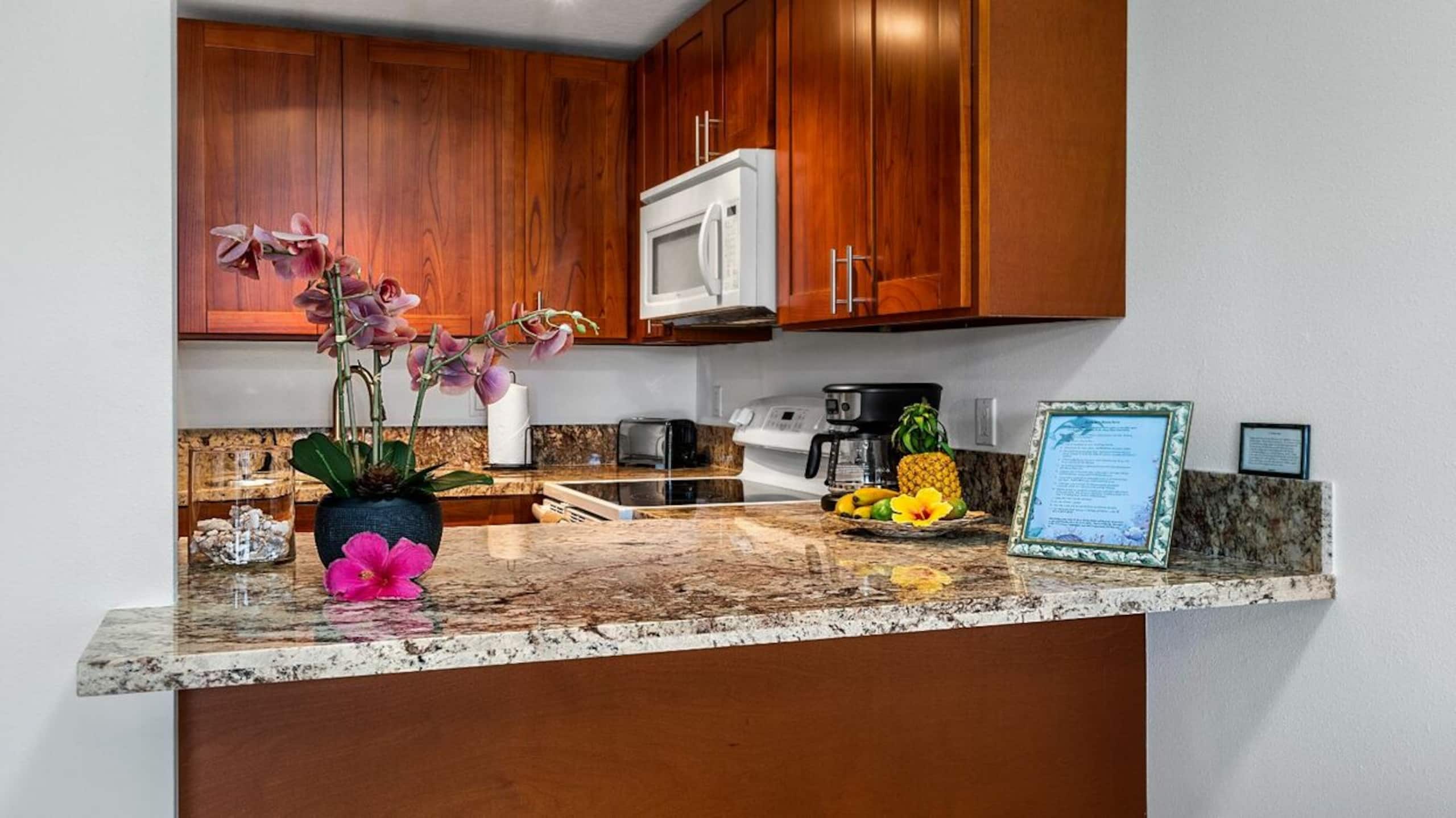 Condo in Kailua-Kona · ★4.5 · 1 bedroom · 2 beds · 1 private bath - Image 3