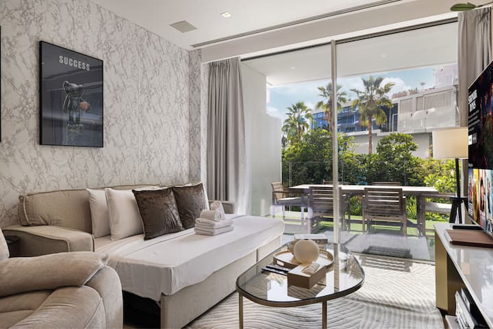 Espace de vie : le canapé convertible peut accueillir deux personnes 