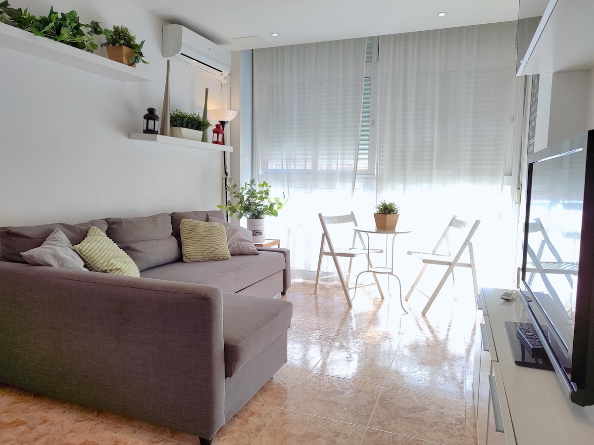 Successful Airbnb property: 2nd line Huelin Beach Apartment ideal for families in Huelin
