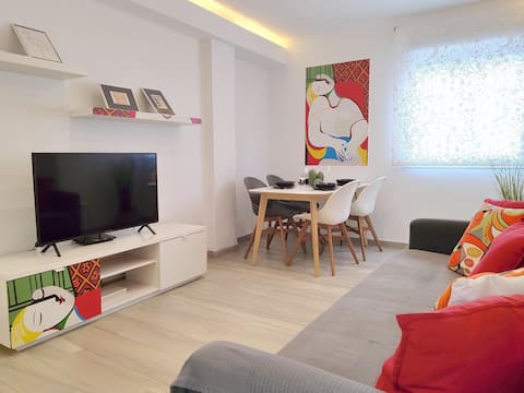 Propiedad de Airbnb exitosa: S43: Design & relax near the city center and beach en Plaza De Toros Vieja