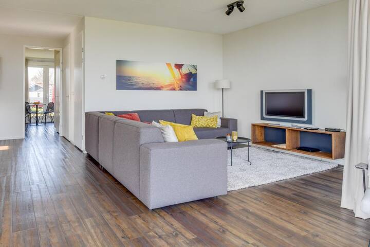 Lake Villa Heeg For 6 With Dock & Lake View - Sneek