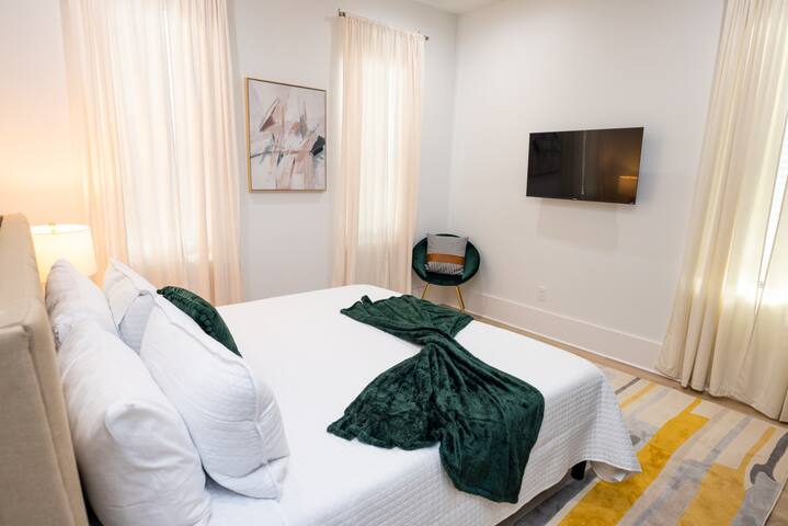 Luxe New Construction Home | Quiet Neighborhood gallery image 5