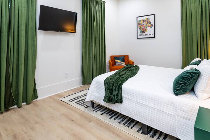 Shimmering New NOLA Home TVs in Bedrooms & Parking gallery image 5