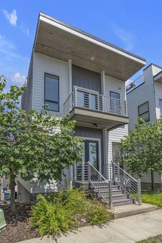 Epic Gulch Home With Grill & Skyline Views!