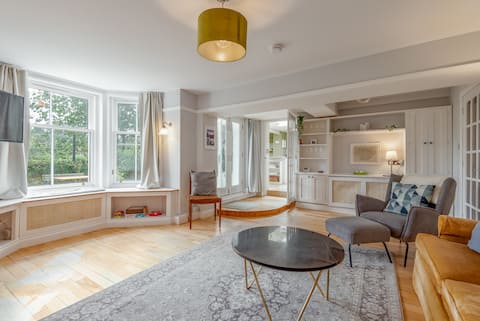 Successful Airbnb property: Lade Braes Cottage, St Andrews - Steps from Town! in North Haugh