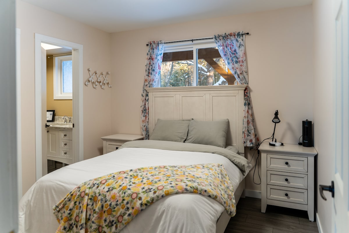 Bedroom 3: Located on the main level we have a double. 