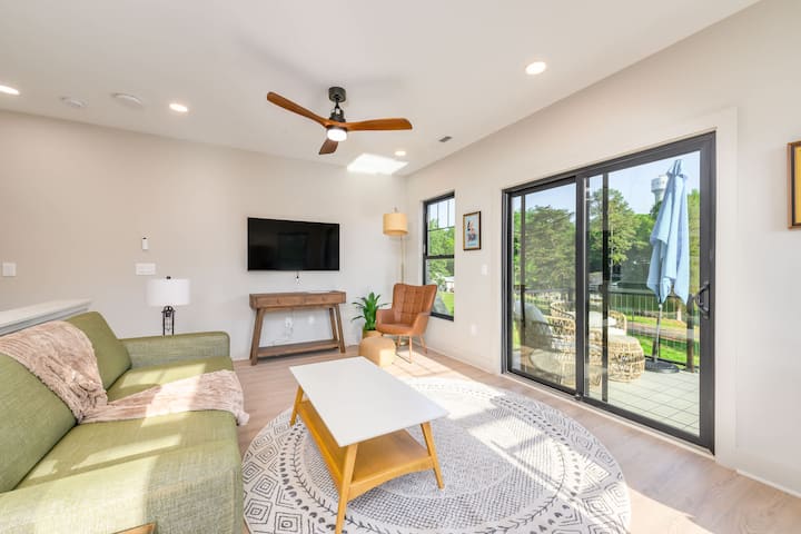 Energetic Lakeview Loft - Mooresville, NC