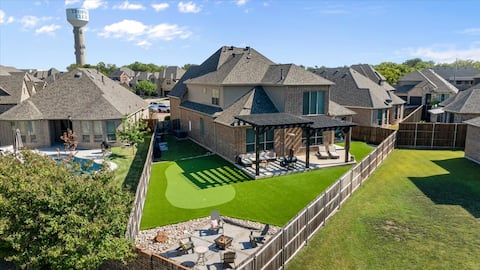 Iron & Ivy | 5BR/5BA | Sleeps 12+