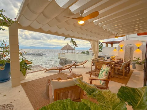 Kala Zoe! Beach-living.