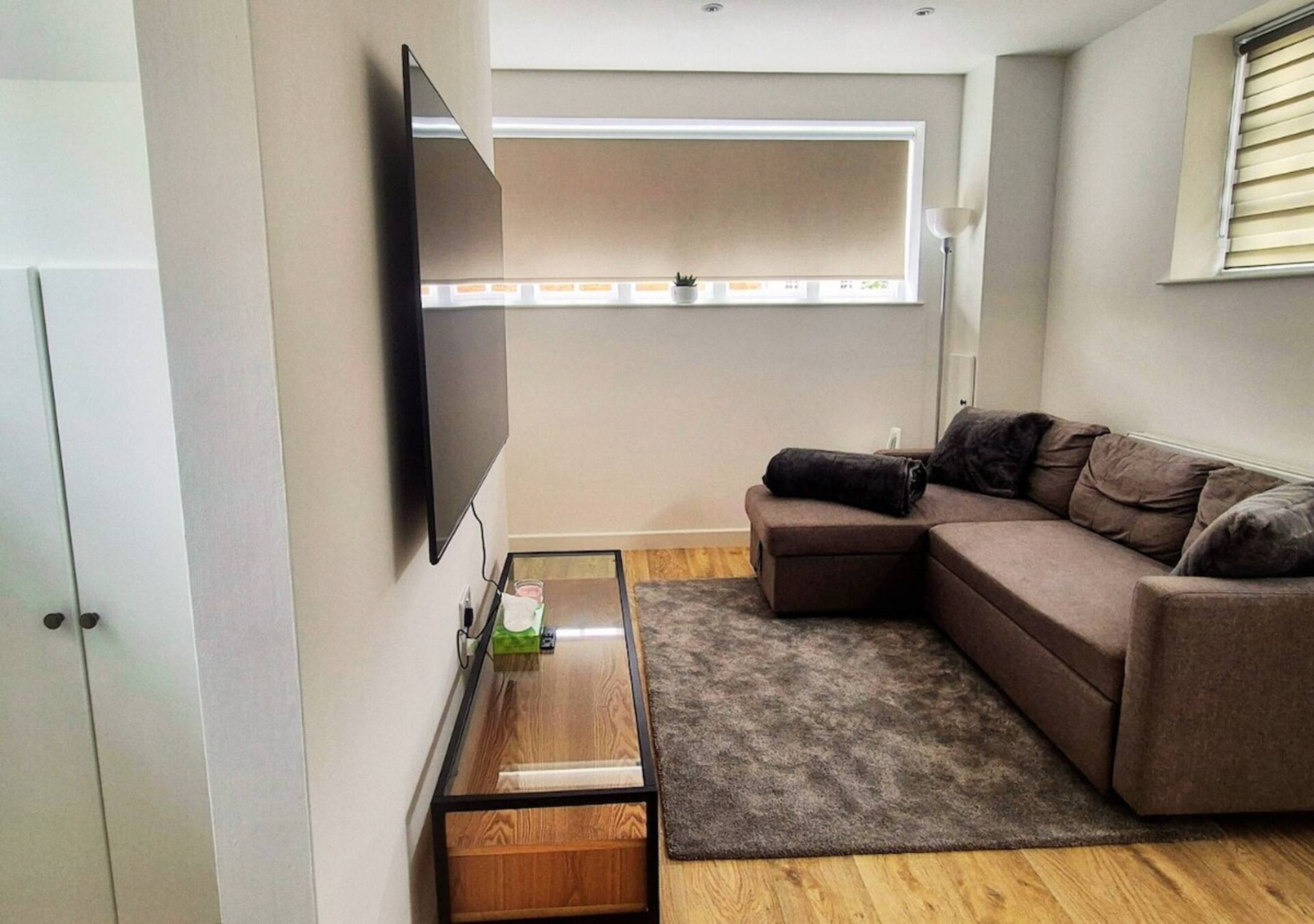 Spacious & Luxury 2BR Flat in Calverton