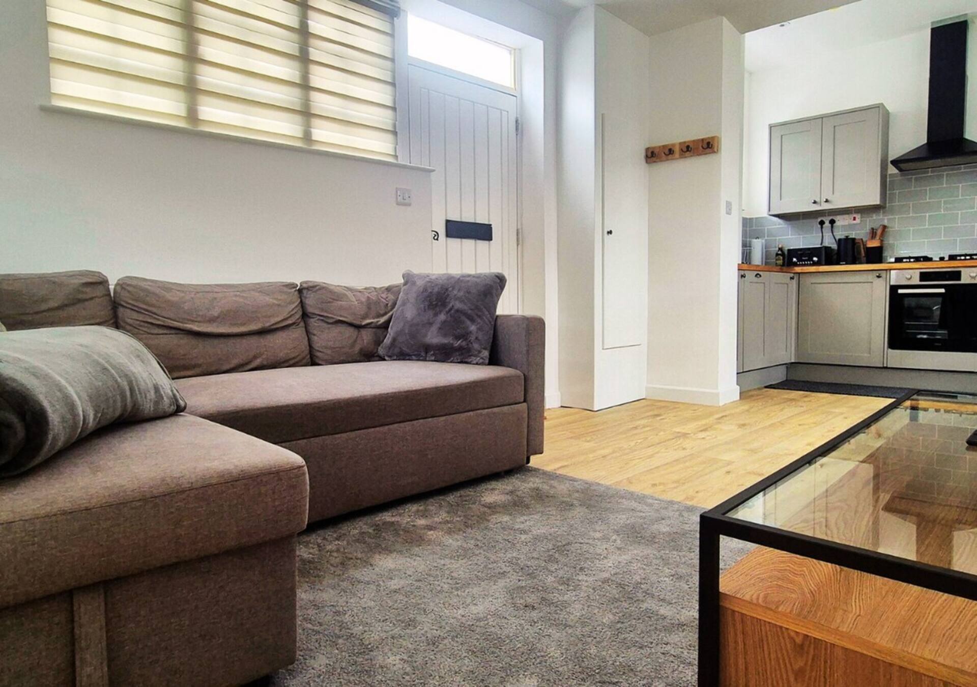 Cosy & Luxury 2BR Flat in Calverton