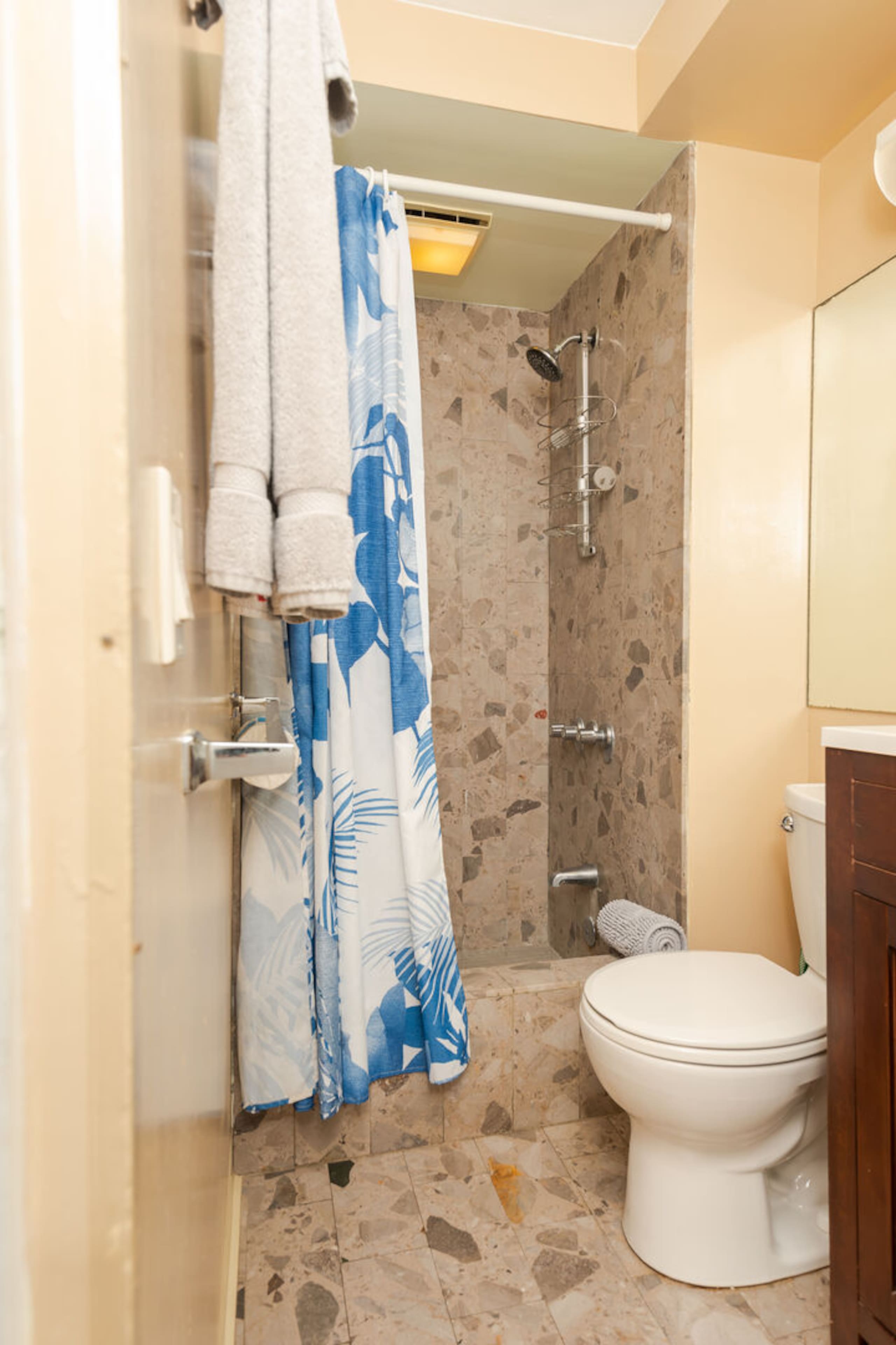 Condo in Honolulu · ★4.86 · 1 bedroom · 1 bed · 1 private bath - Image 14
