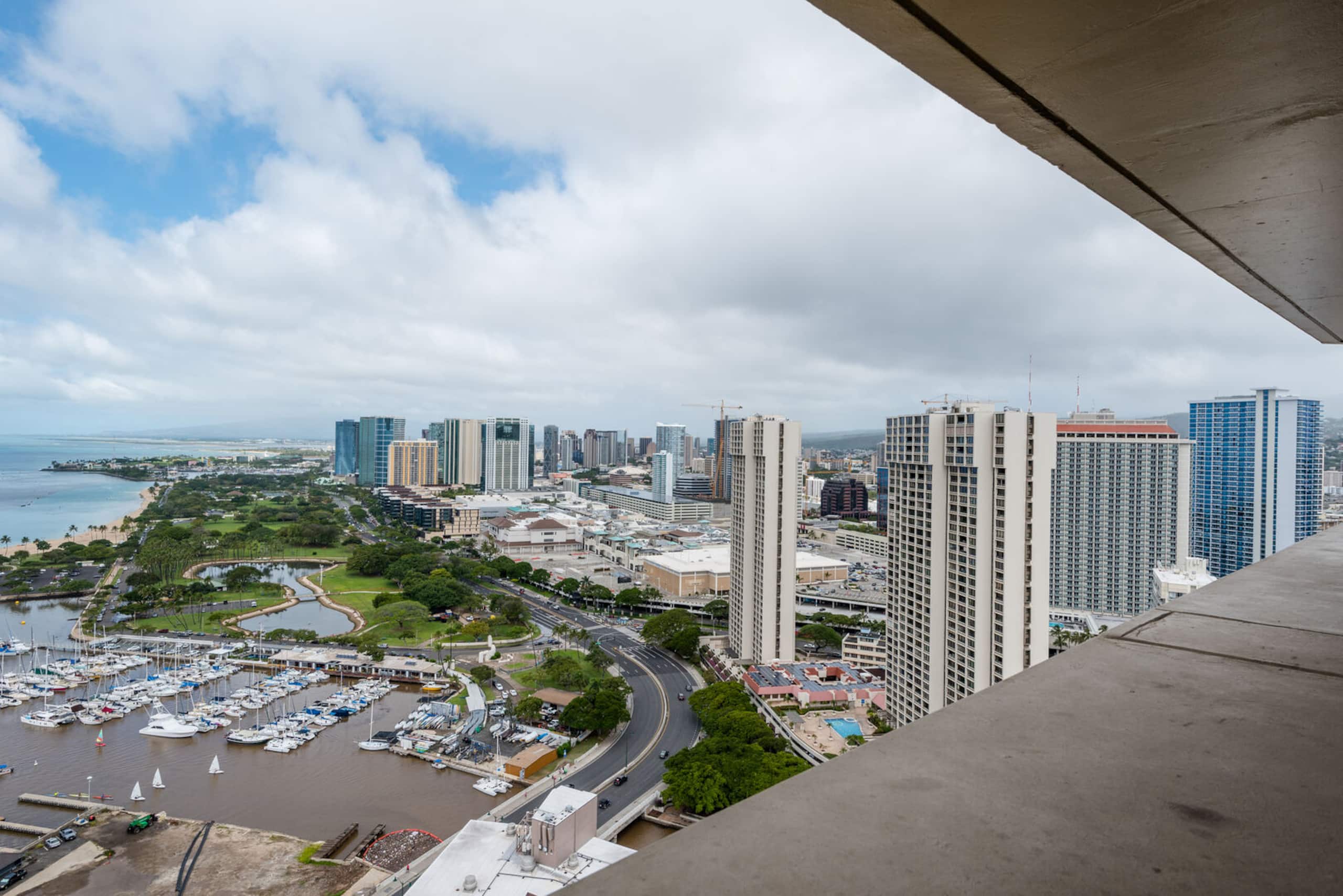 Condo in Honolulu · ★4.86 · 1 bedroom · 1 bed · 1 private bath - Image 18