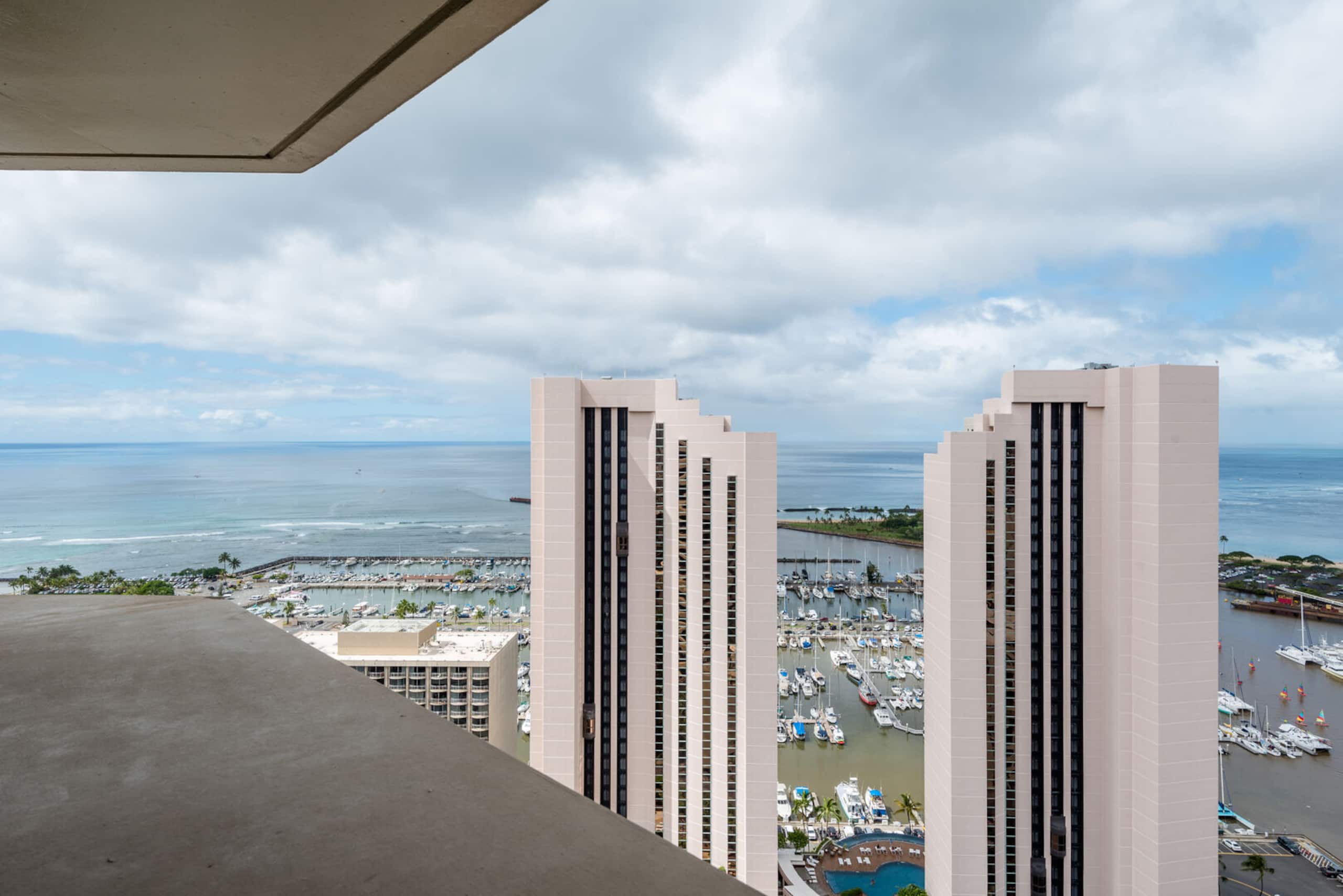 Condo in Honolulu · ★4.86 · 1 bedroom · 1 bed · 1 private bath - Image 16