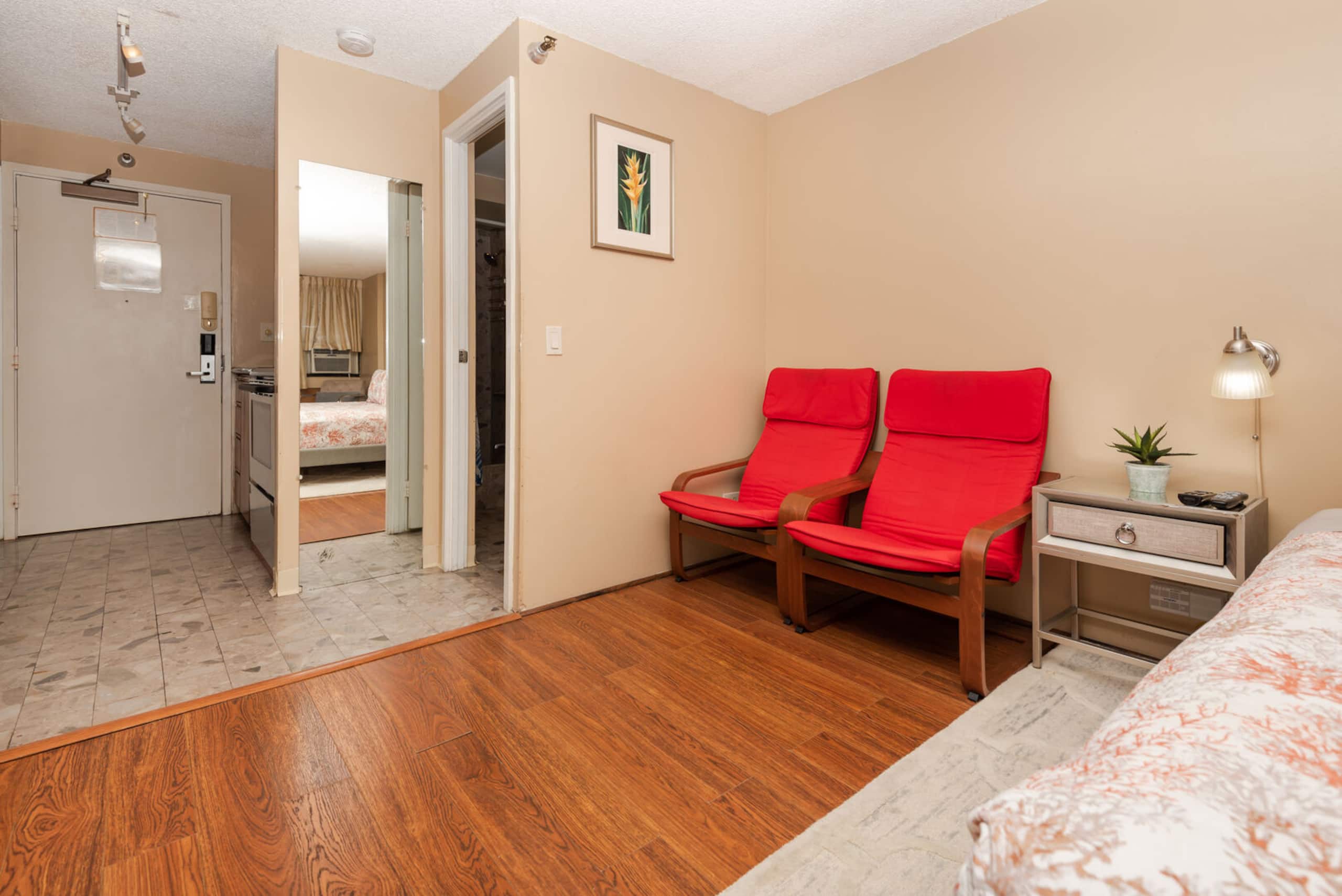 Condo in Honolulu · ★4.86 · 1 bedroom · 1 bed · 1 private bath - Image 8