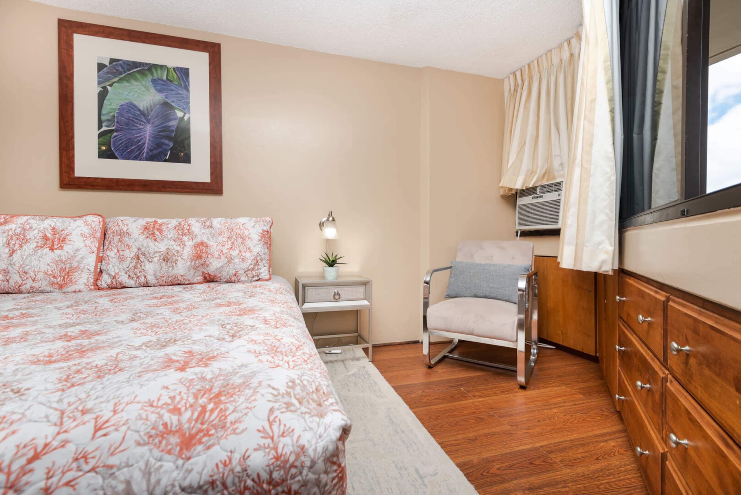 Condo in Honolulu · ★4.86 · 1 bedroom · 1 bed · 1 private bath - Image 7