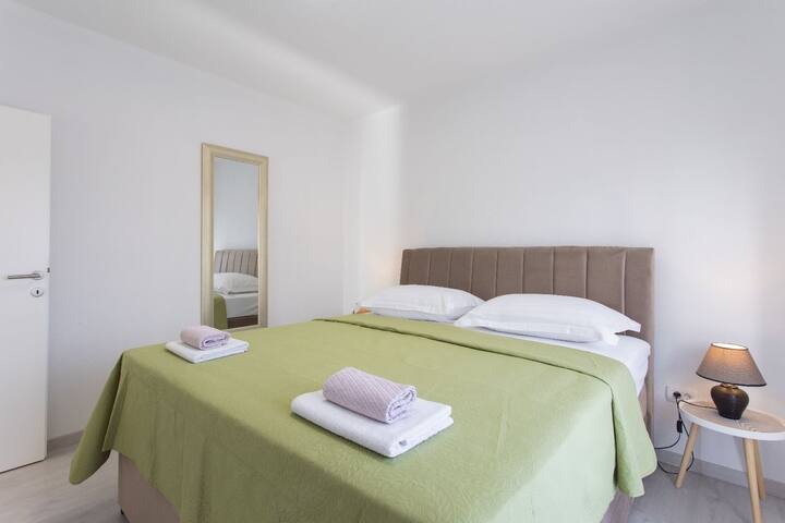 Bedroom 3, Surface: 12 m²