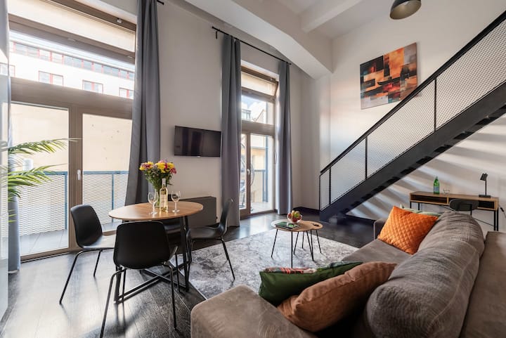 Apartment With Balcony | 6 Guests | City Center - Prag