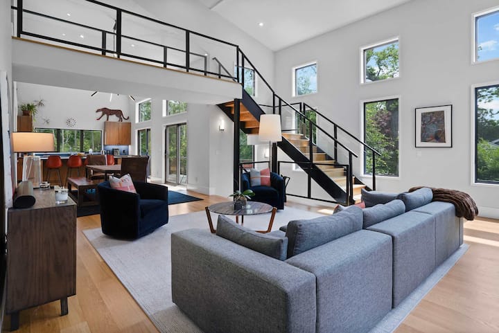 Sunset Perch, Modern Home With Rooftop Deck - Greenport, NY