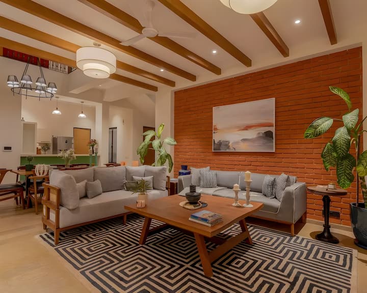 Living room image 2