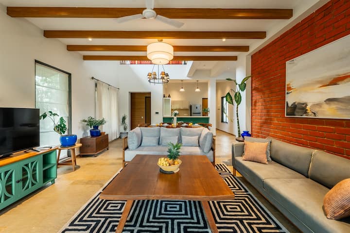 Living room image 4