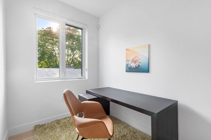 Brand New West Side Home | Ocean & Mountain Views gallery image 4