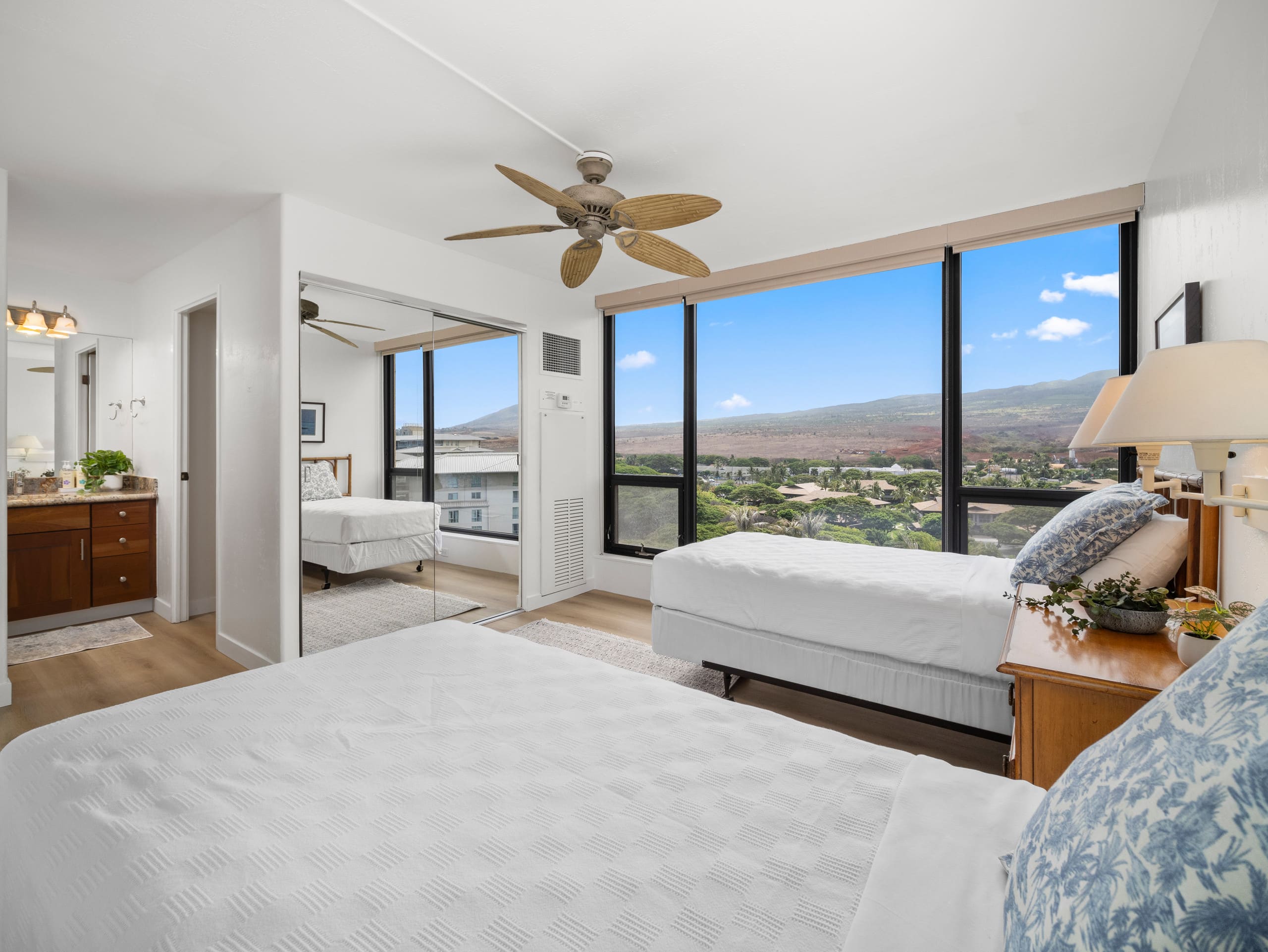Condo in Lahaina · ★4.93 · 2 bedrooms · 3 beds · 2 baths - Image 11