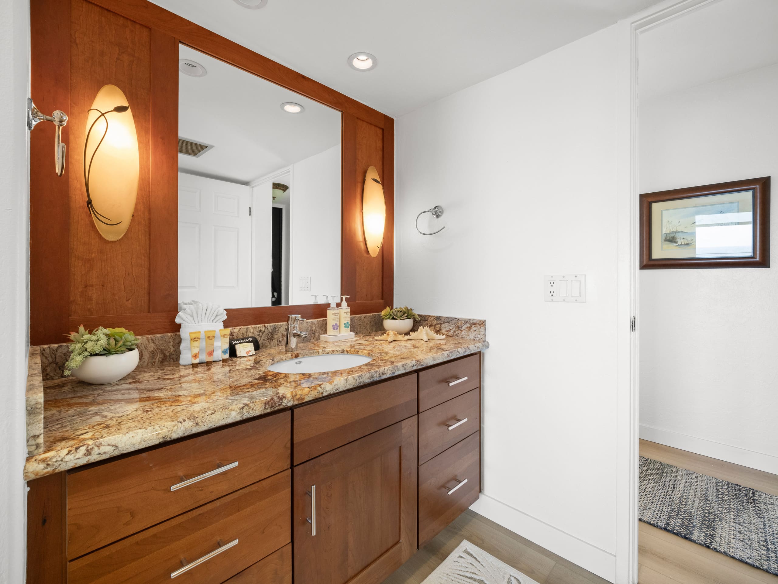 Condo in Lahaina · ★4.93 · 2 bedrooms · 3 beds · 2 baths - Image 13