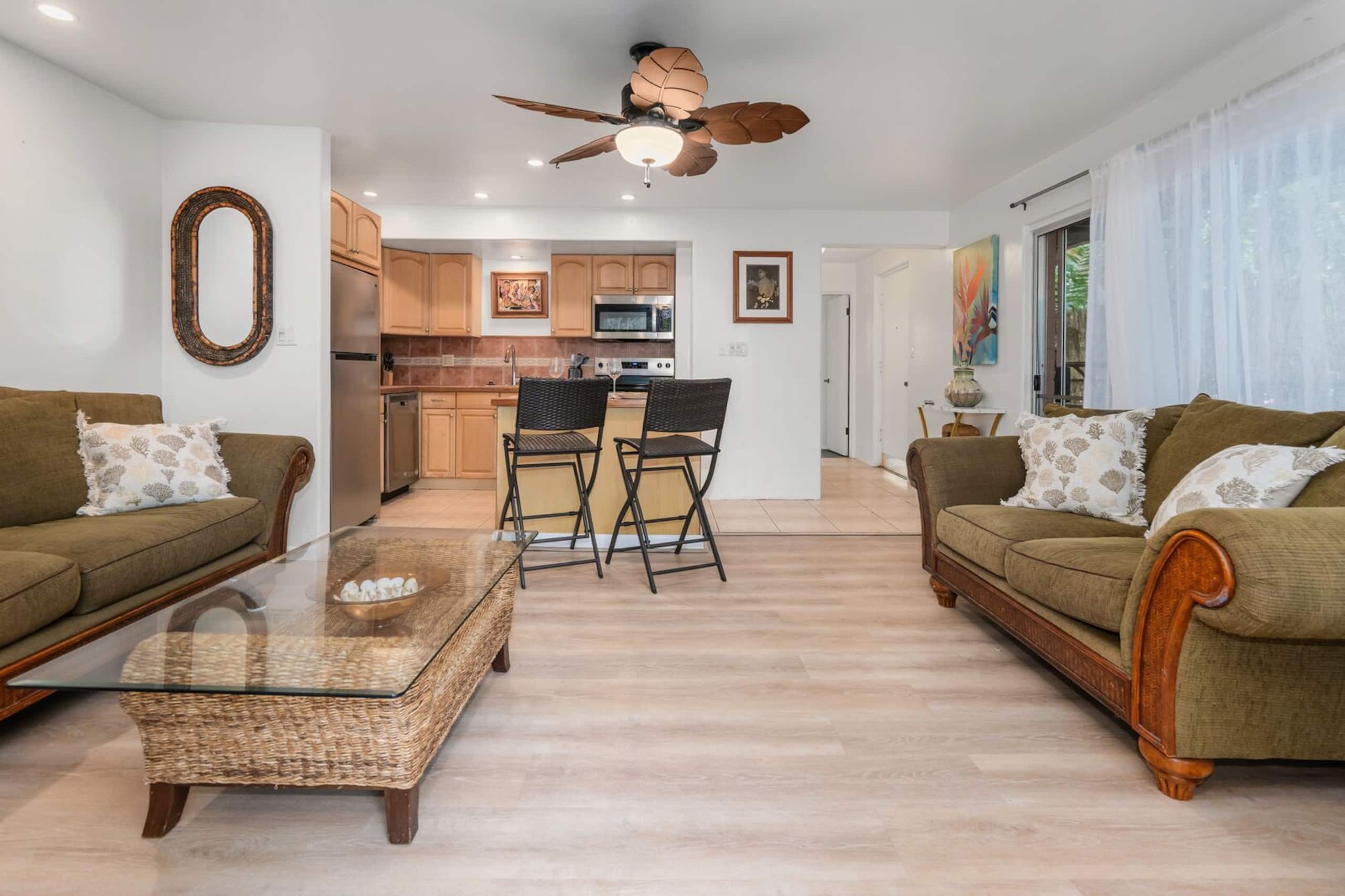 Large Maui Getaway next to Beach and Ocean - Image 25