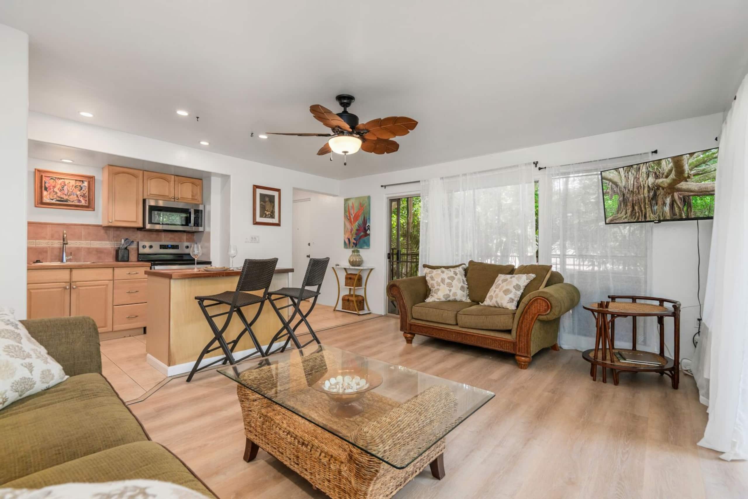 Large Maui Getaway next to Beach and Ocean - Image 4