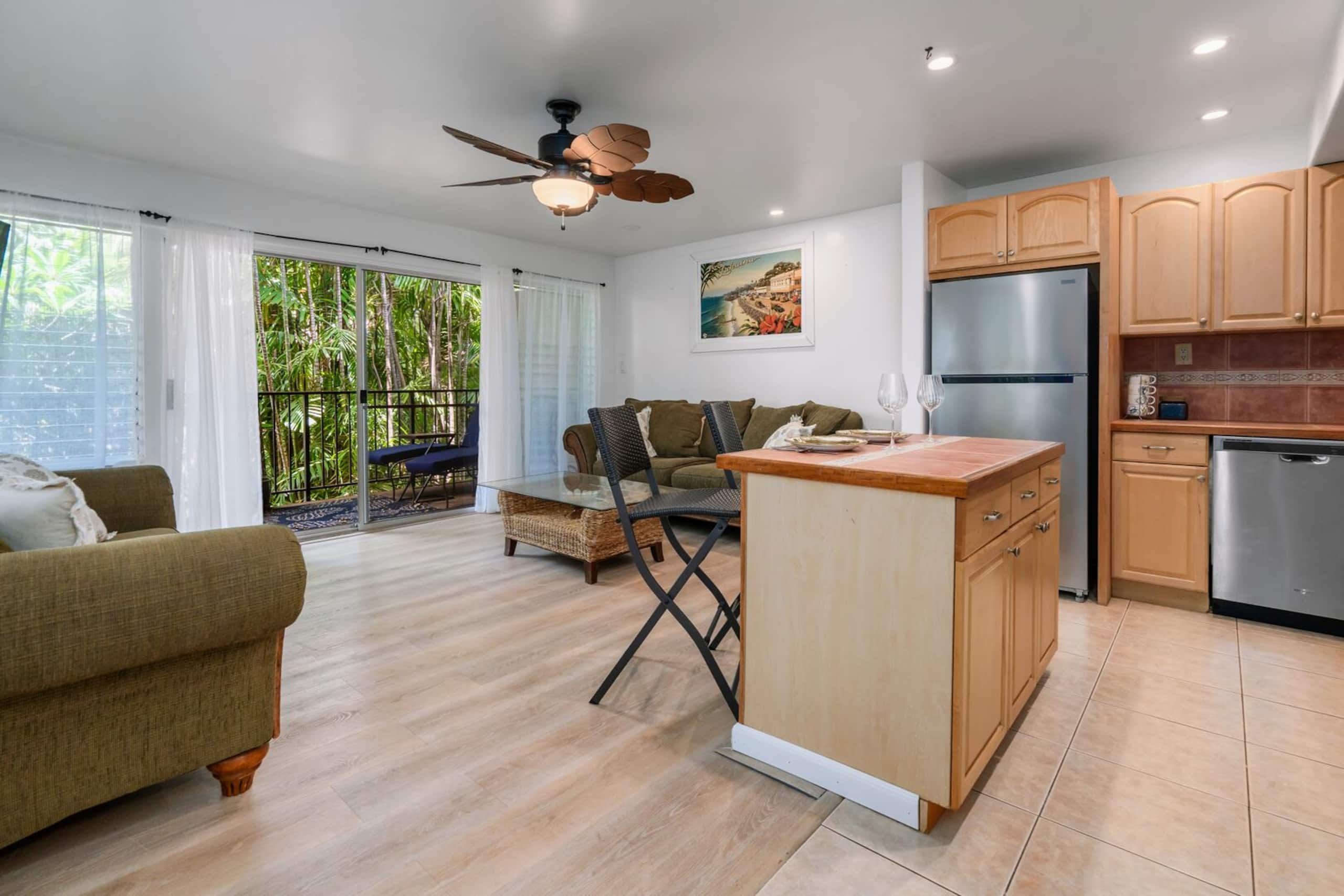 Large Maui Getaway next to Beach and Ocean - Image 3
