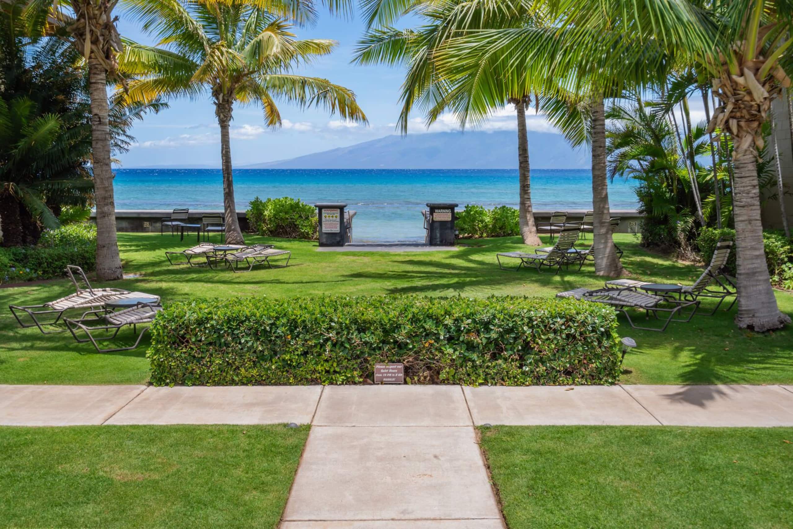 Large Maui Getaway next to Beach and Ocean - Image 43
