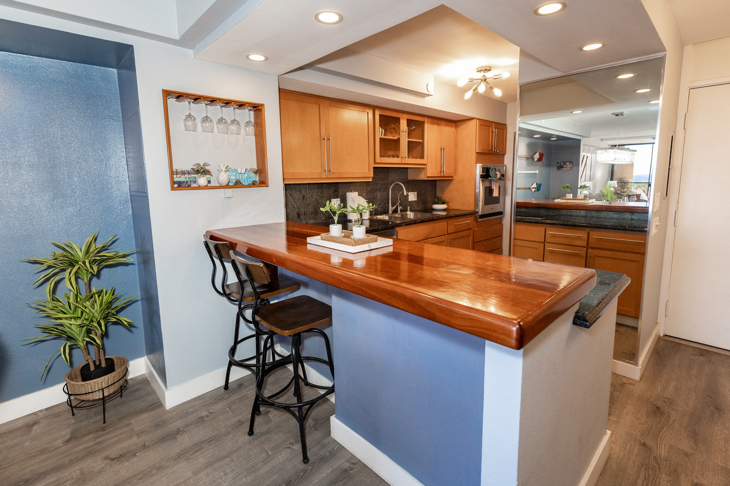 Condo in Lahaina · ★4.33 · 2 bedrooms · 3 beds · 2 private baths - Image 15