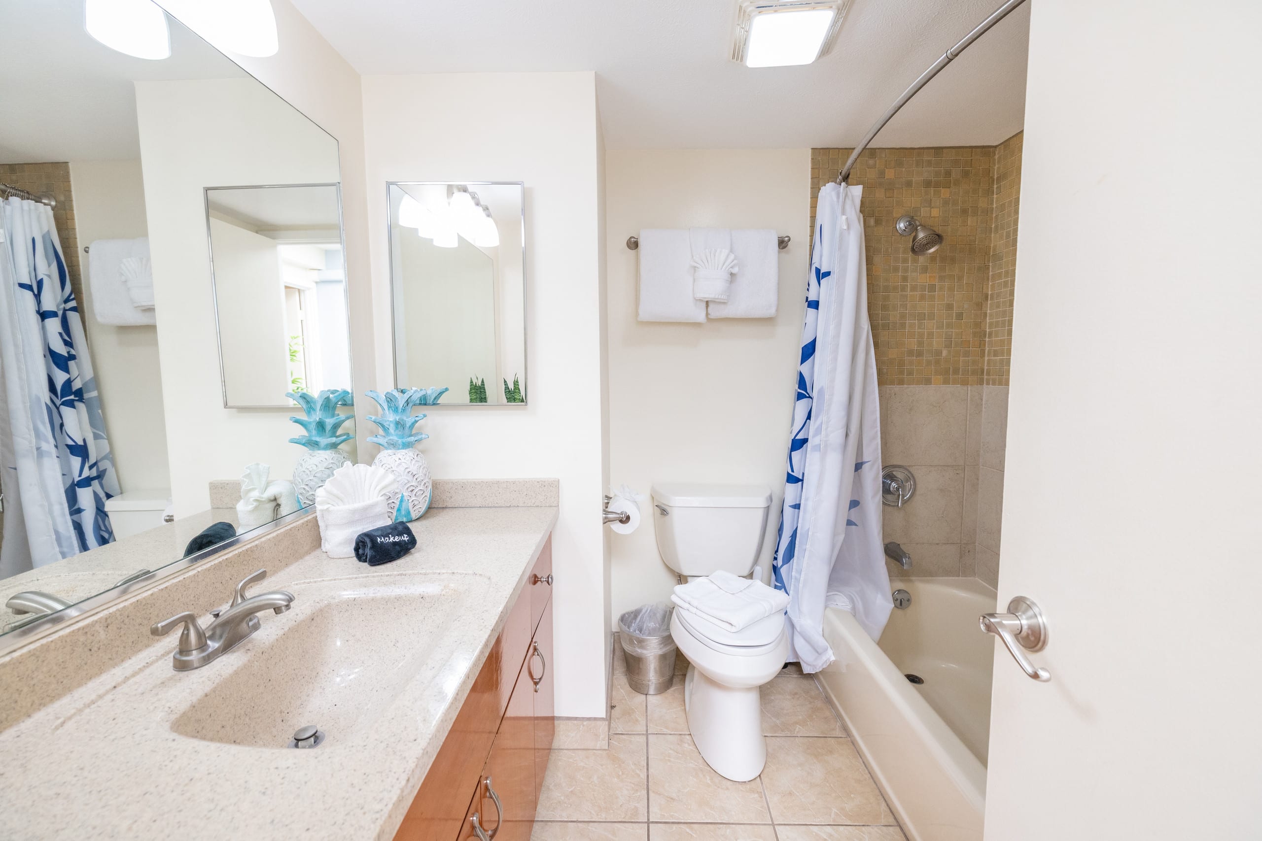 Condo in Lahaina · ★4.33 · 2 bedrooms · 3 beds · 2 private baths - Image 33