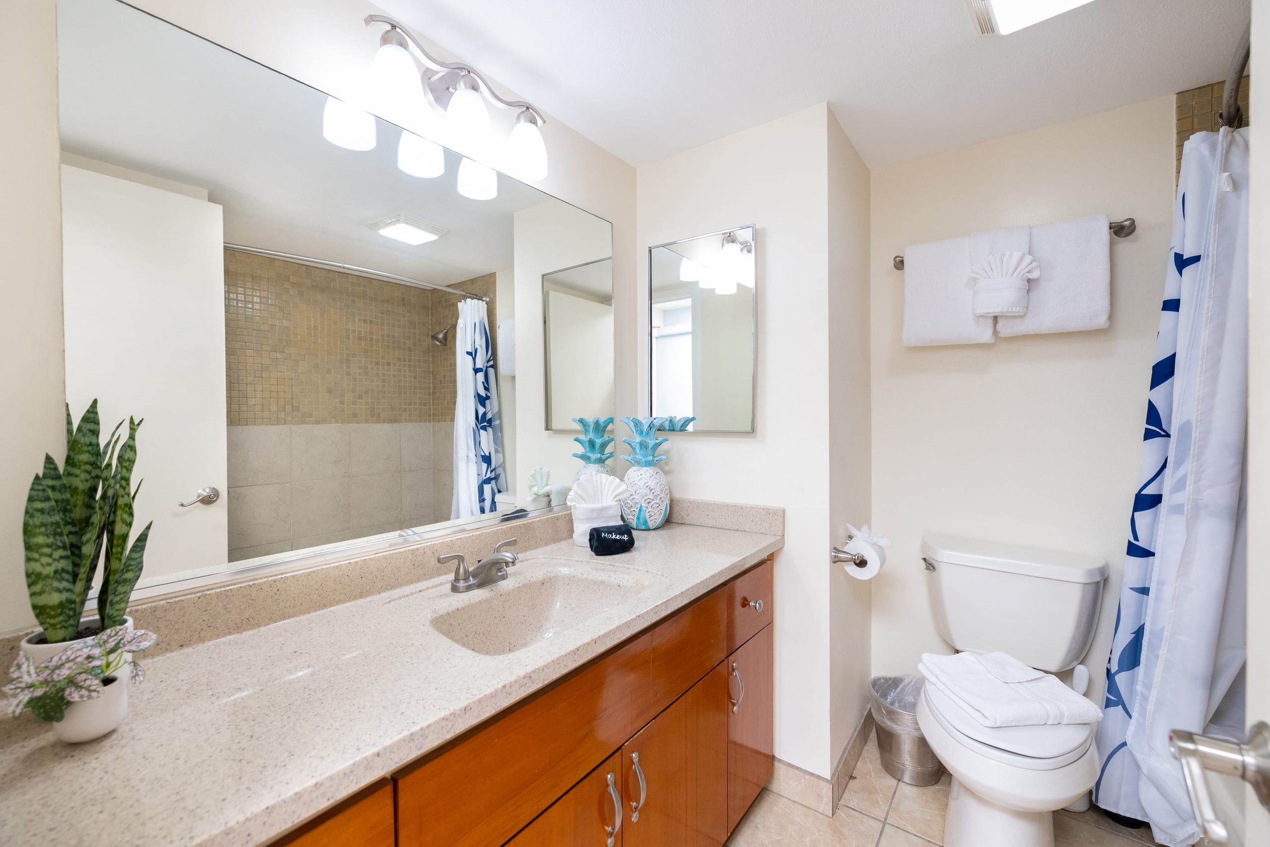Condo in Lahaina · ★4.33 · 2 bedrooms · 3 beds · 2 private baths - Image 34