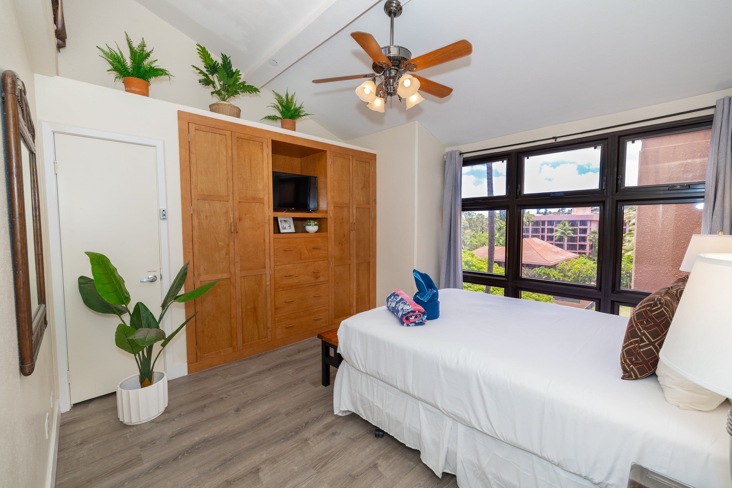 Condo in Lahaina · ★4.33 · 2 bedrooms · 3 beds · 2 private baths - Image 27