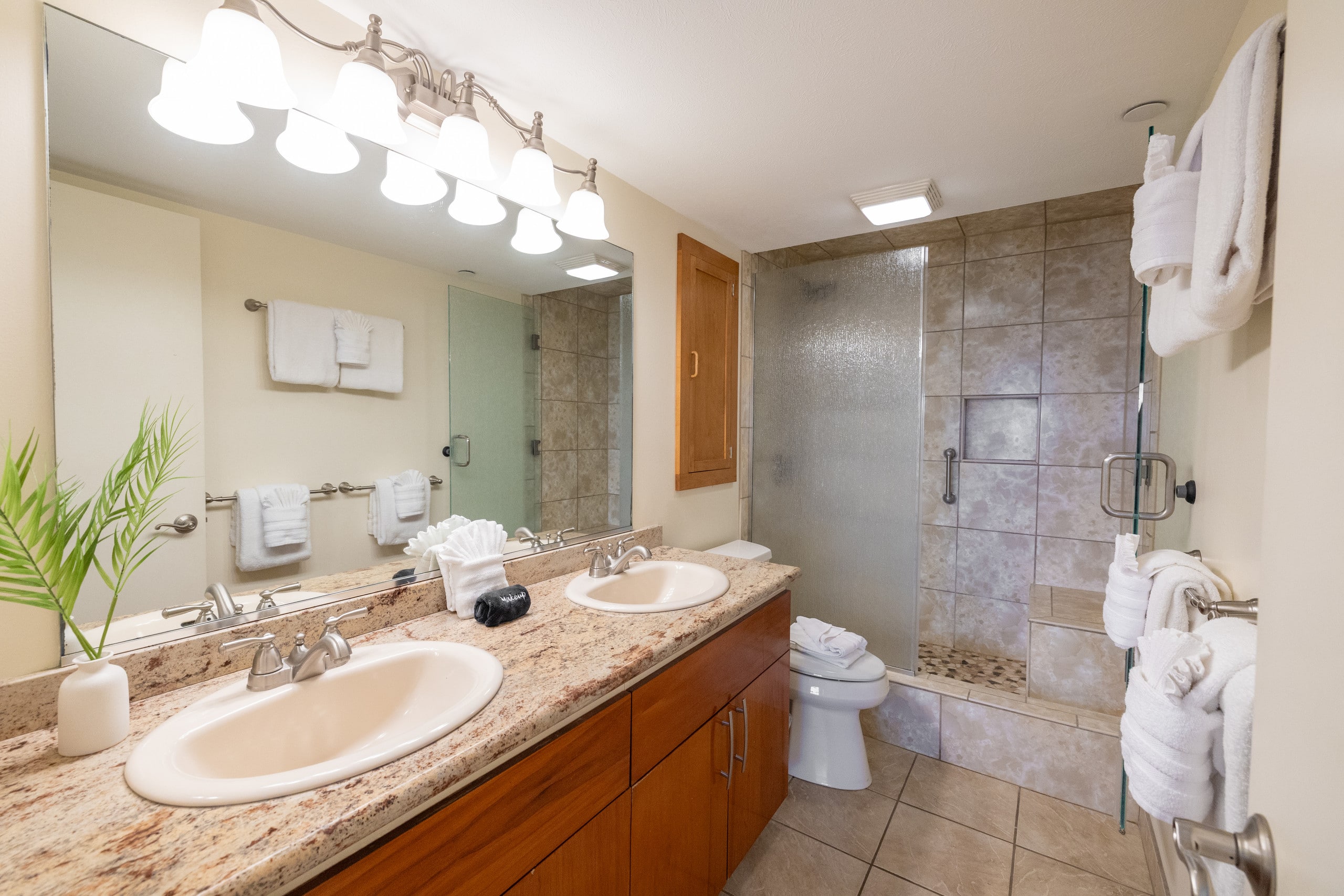 Condo in Lahaina · ★4.33 · 2 bedrooms · 3 beds · 2 private baths - Image 35