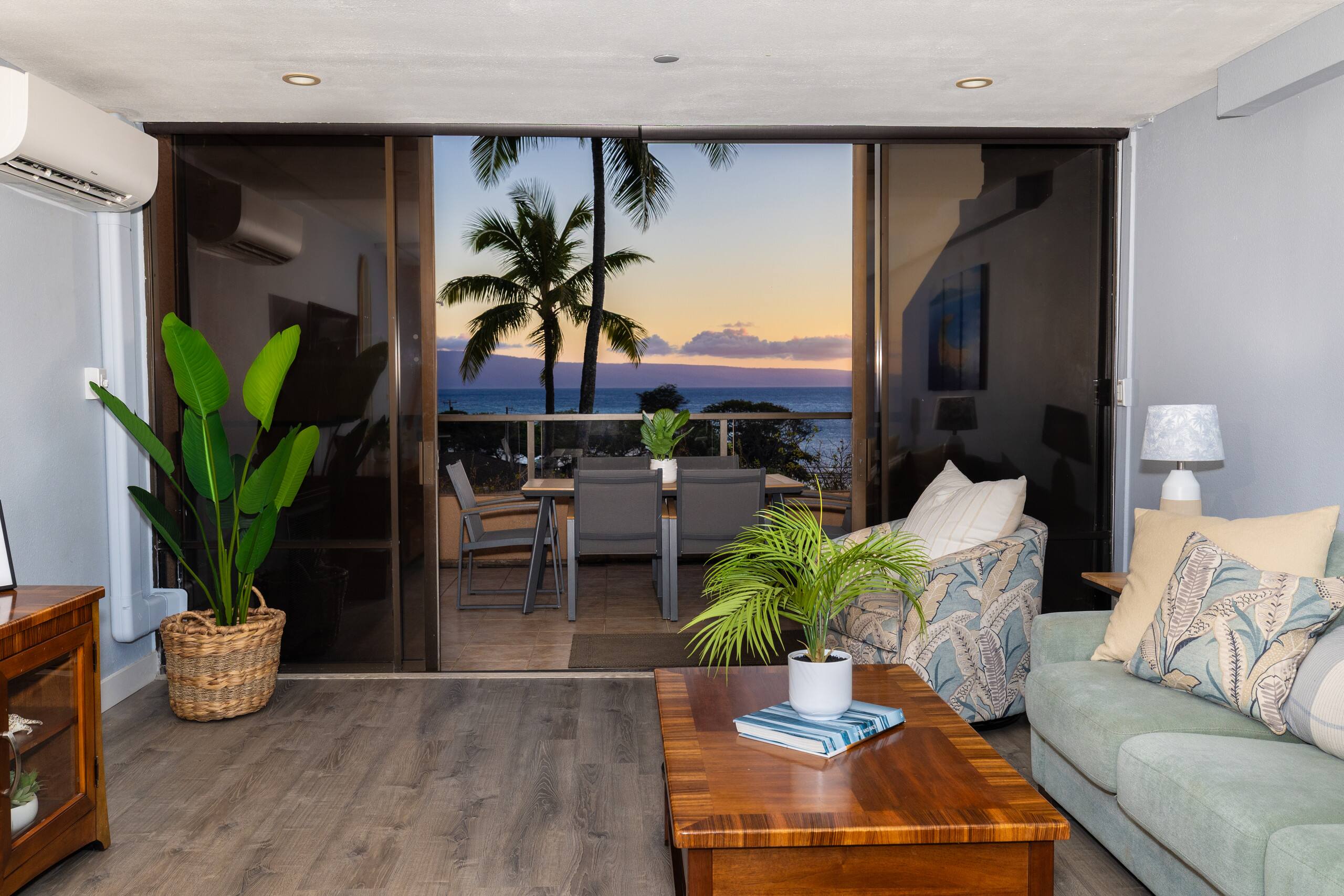 Condo in Lahaina · ★4.33 · 2 bedrooms · 3 beds · 2 private baths - Image 2