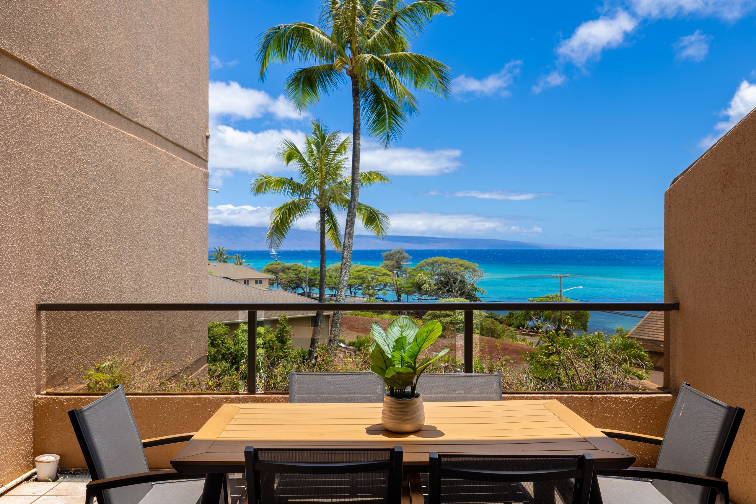 Condo in Lahaina · ★4.33 · 2 bedrooms · 3 beds · 2 private baths - Image 38